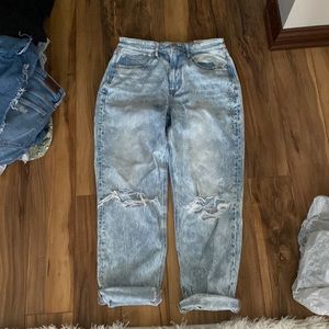 Light wash 90s Boyfriend Jeans